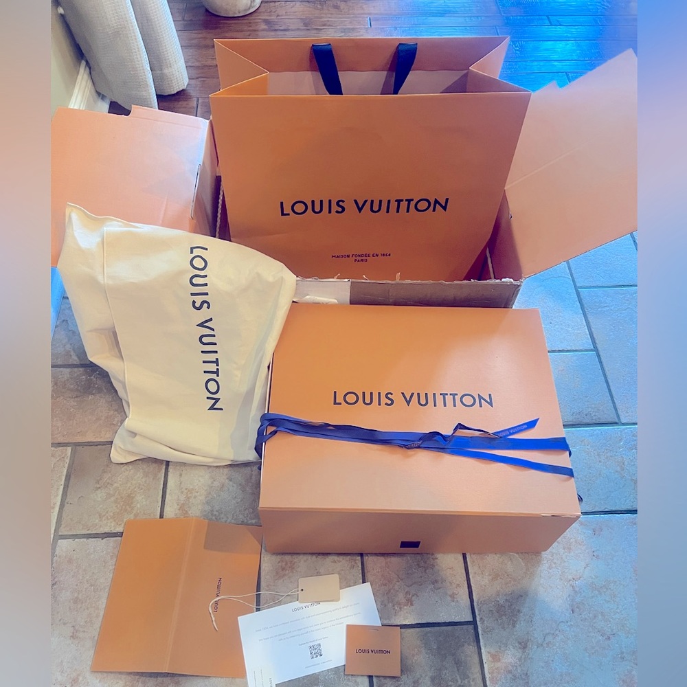 Extra large Louis Vuitton Empty Box with Dust Bag, box, envelope, ribbon